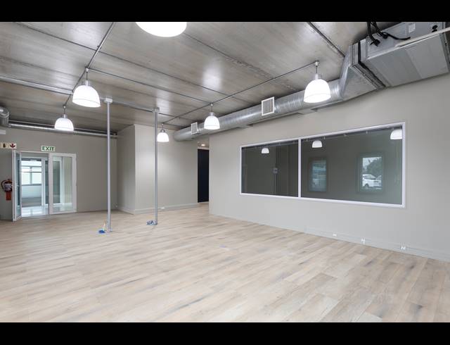 120M² OFFICE TO LET IN SOMERSET WEST MALL TRIANGLE